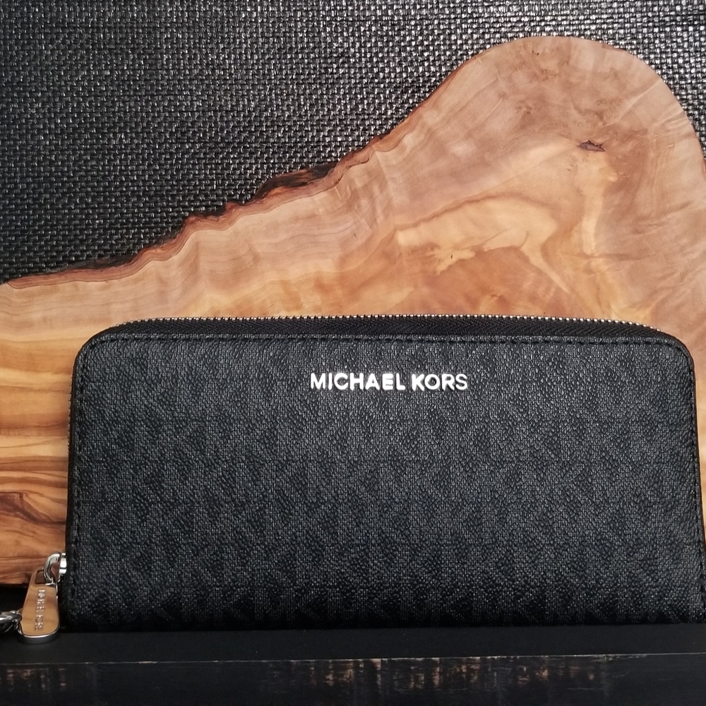 Michael Kors Large Zip Wallet